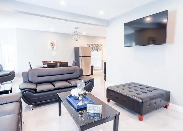 Group Friendly 6Br Near Aquarium & Niagara Falls