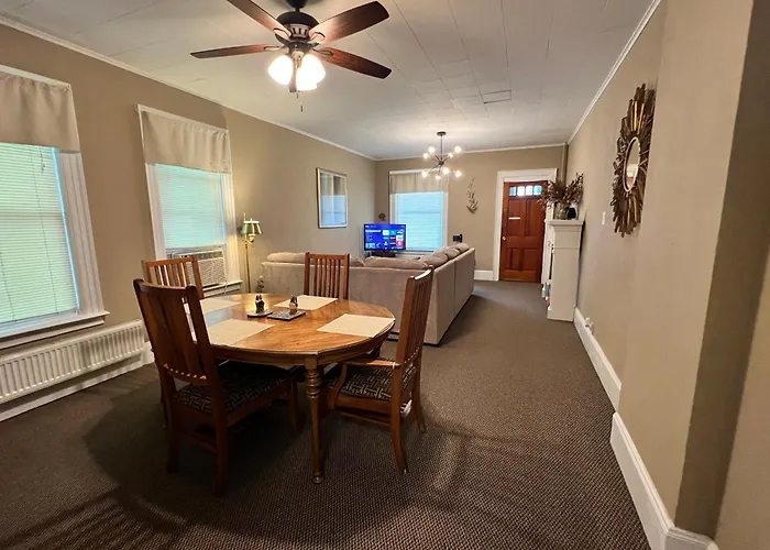 Great Gorge Guesthouse: Falls-View Retreat Near Downtown Attractions